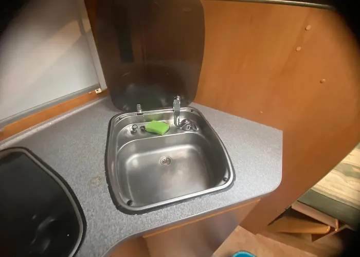 Роскошный шатер Autocaravana Dethleffs Globetrotter