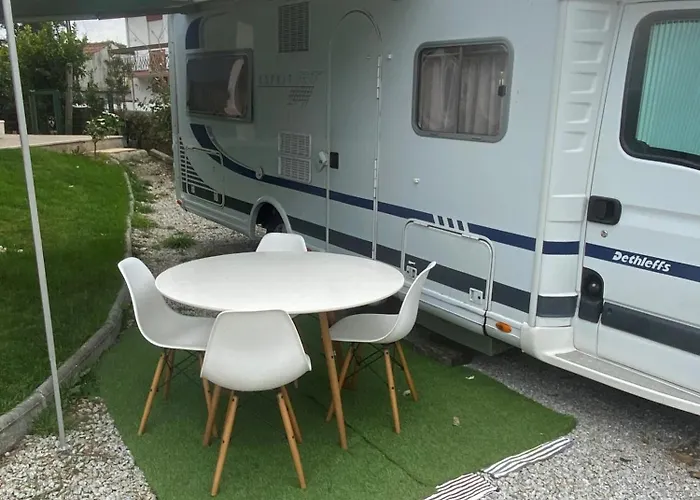 Οργανωμένο κάμπινγκ Autocaravana Dethleffs Globetrotter Βιάνα ντο Καστέλο